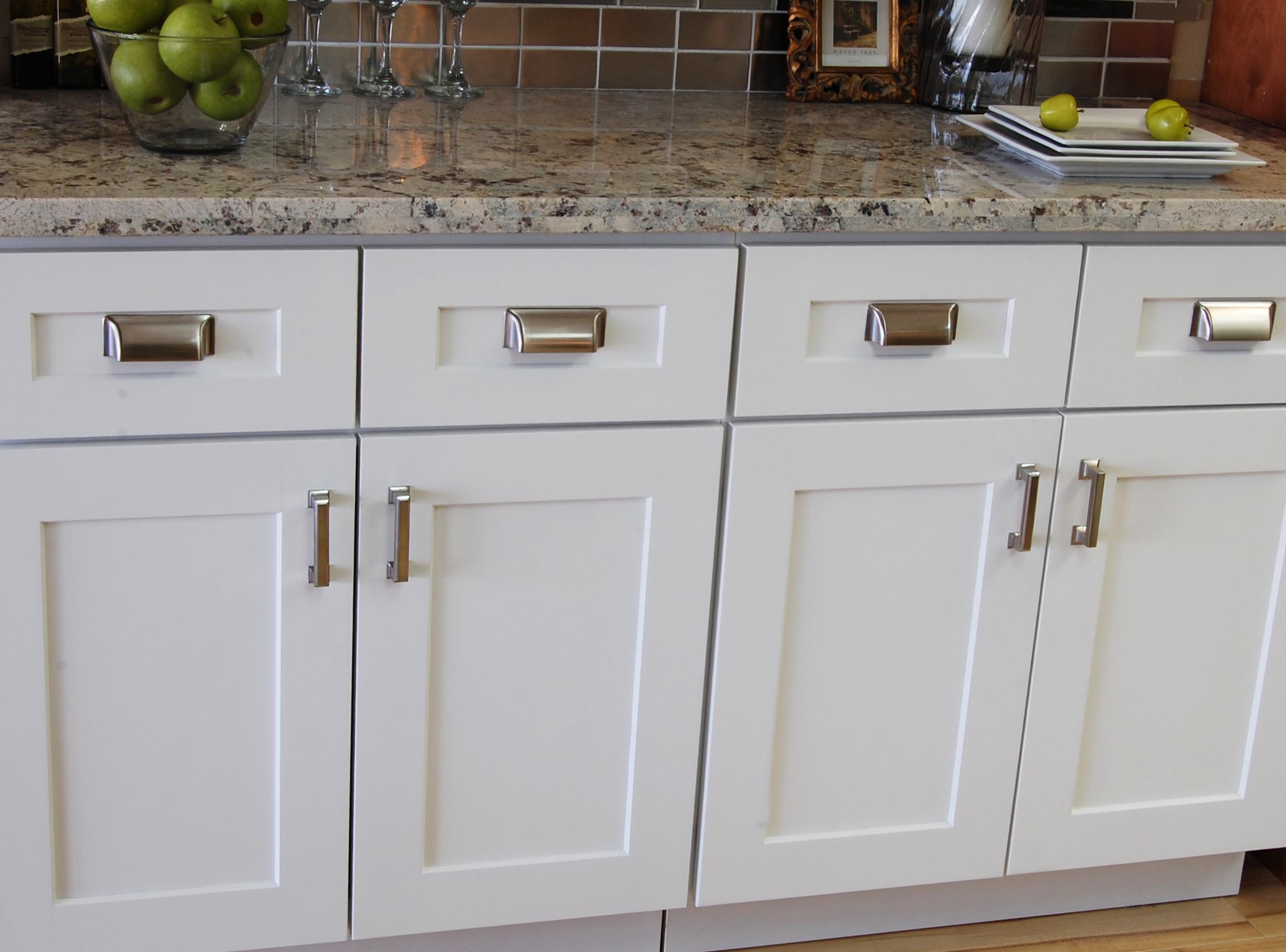 Atemberaubend Kitchen Cabinet Hardware Shaker Style Arc Pulls White with regard to measurements 2328 X 1724