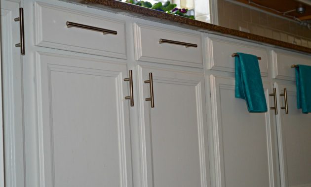 Choosing Kitchen Cabinet Pulls And Knobs All About House Design inside proportions 1600 X 1063