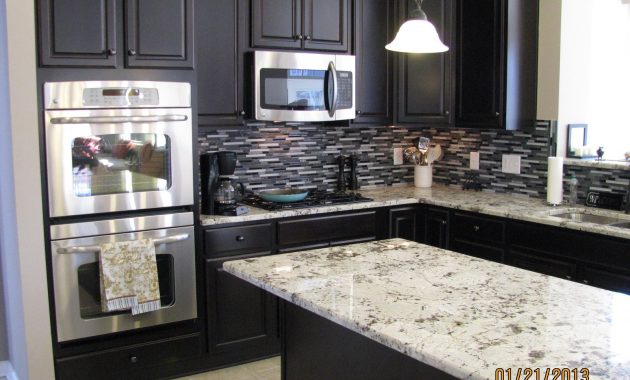 Kitchen Cabinet And Granite Color Combinations Kitchen Design in size 1600 X 1200