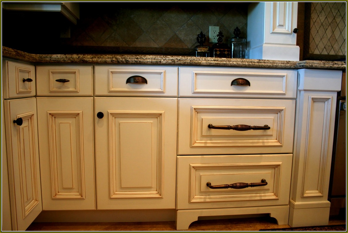 Kitchen Cabinet Knobs Ideas Hardware And Drawer Pulls Home Handles throughout proportions 1214 X 814