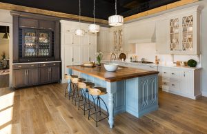 Kitchen Cabinets And Kitchen Remodeler In Des Moines Iowa Lake within proportions 1900 X 1230