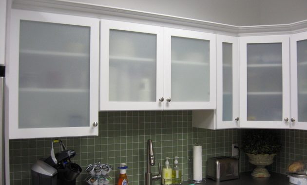 White Kitchen Cabinets With Frosted Glass Doors Shaylas Loft within proportions 3072 X 2304