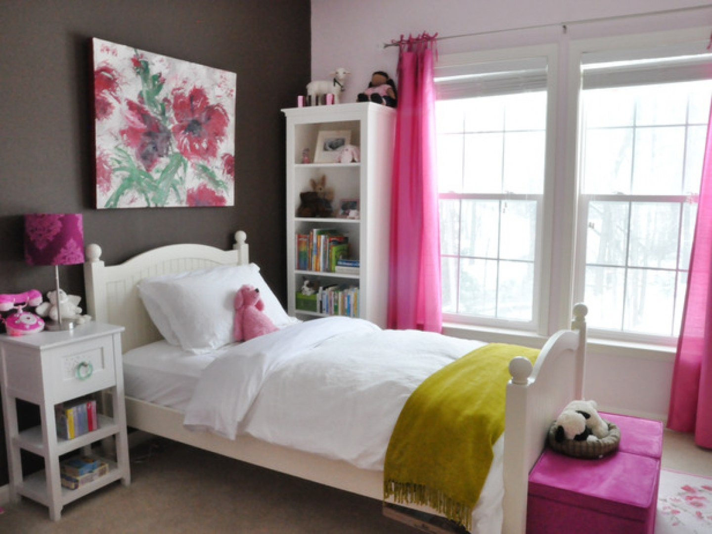 Appealing Dark Grey And White Wall Paint Scheme Teen Girl Bedroom regarding measurements 1440 X 1080