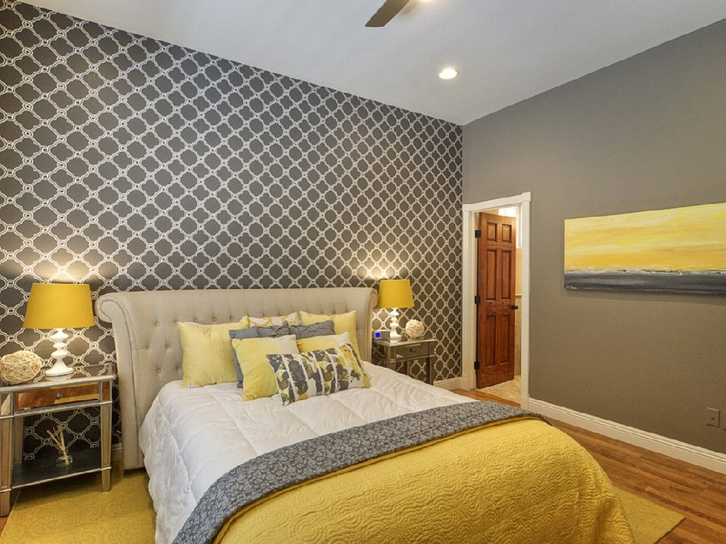 Chic Yellow And Grey Bedroom Bedroom In 2019 Grey Bedroom Decor in size 1024 X 768