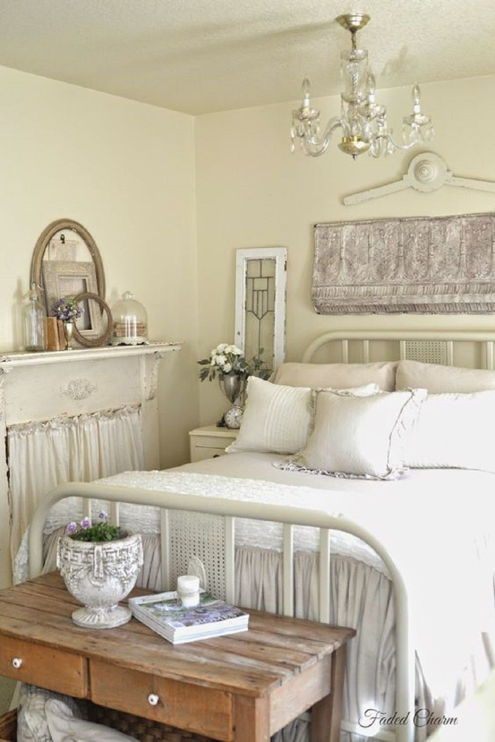 French Country Bedroom Decorating Ideas And Photos throughout size 1001 X 1500