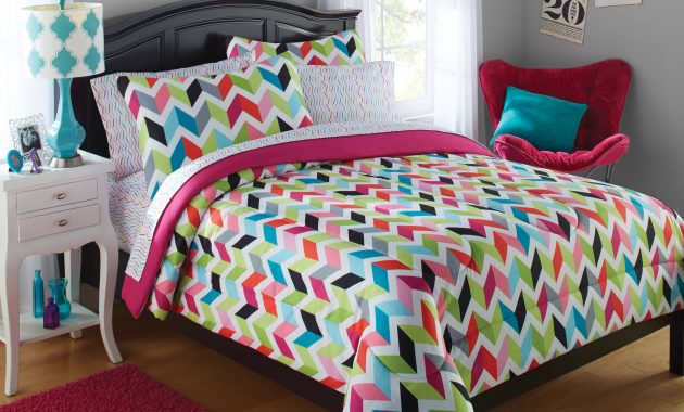 Your Zone Bright Chevron Print Bed In A Bag Set 1 Each Walmart in measurements 2000 X 2000