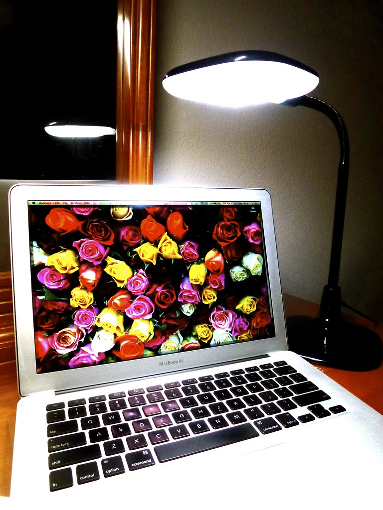 Macbook Air 2013 Lumiy Lightbeam 1350 Led Desk Lamp Flickr with dimensions 768 X 1024