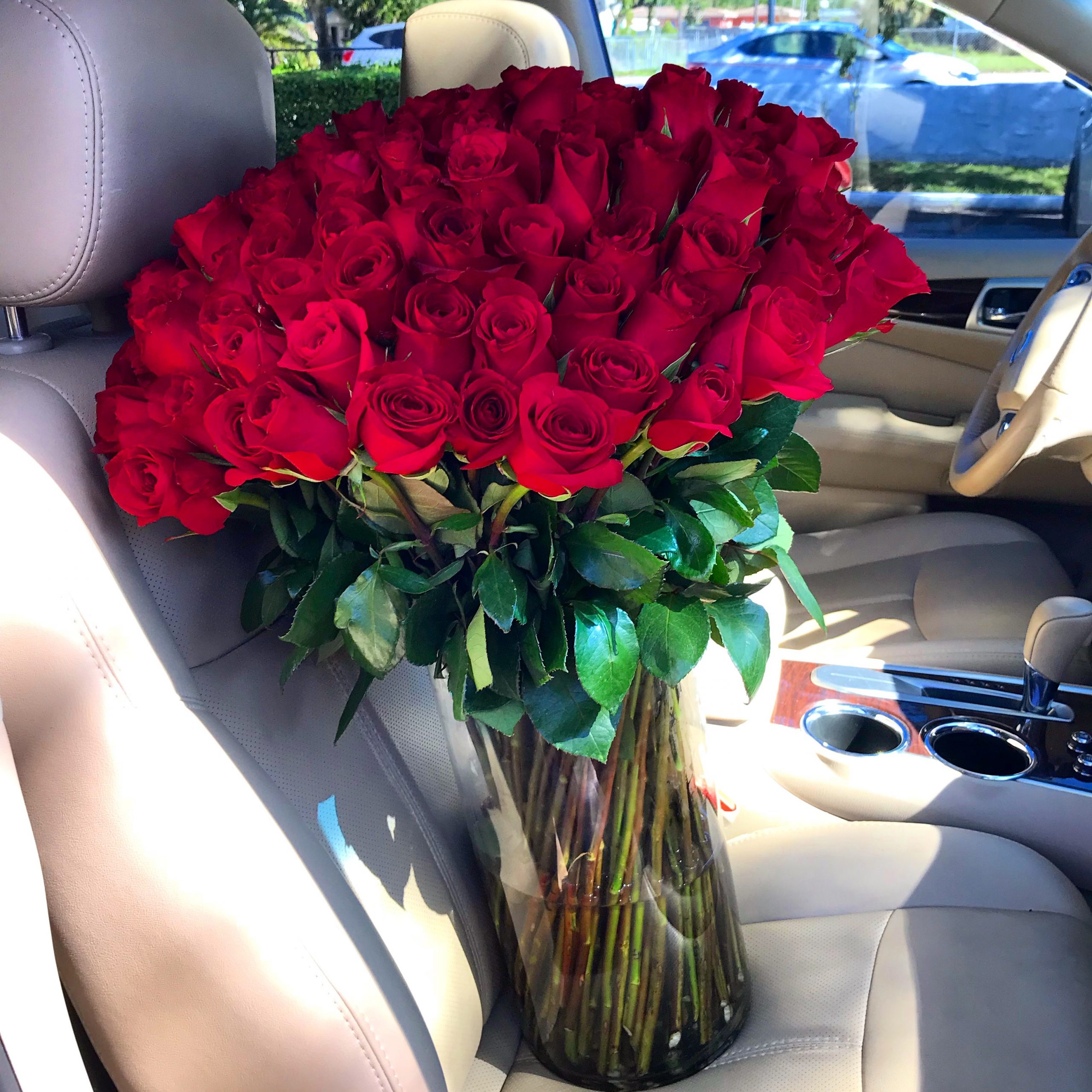 100 Long Stem Roses In A Vase inside size 3024 X 3024