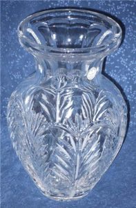 24 Lead Crystal Vase Etched Leaves 10 Made In Poland Crystal Clear Mint Cond in size 794 X 1212