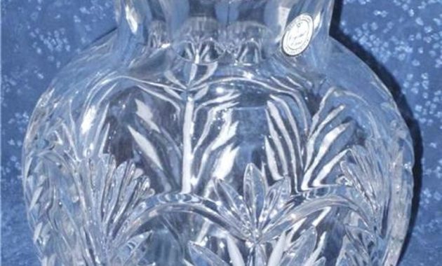 24 Lead Crystal Vase Etched Leaves 10 Made In Poland Crystal Clear Mint Cond in size 794 X 1212