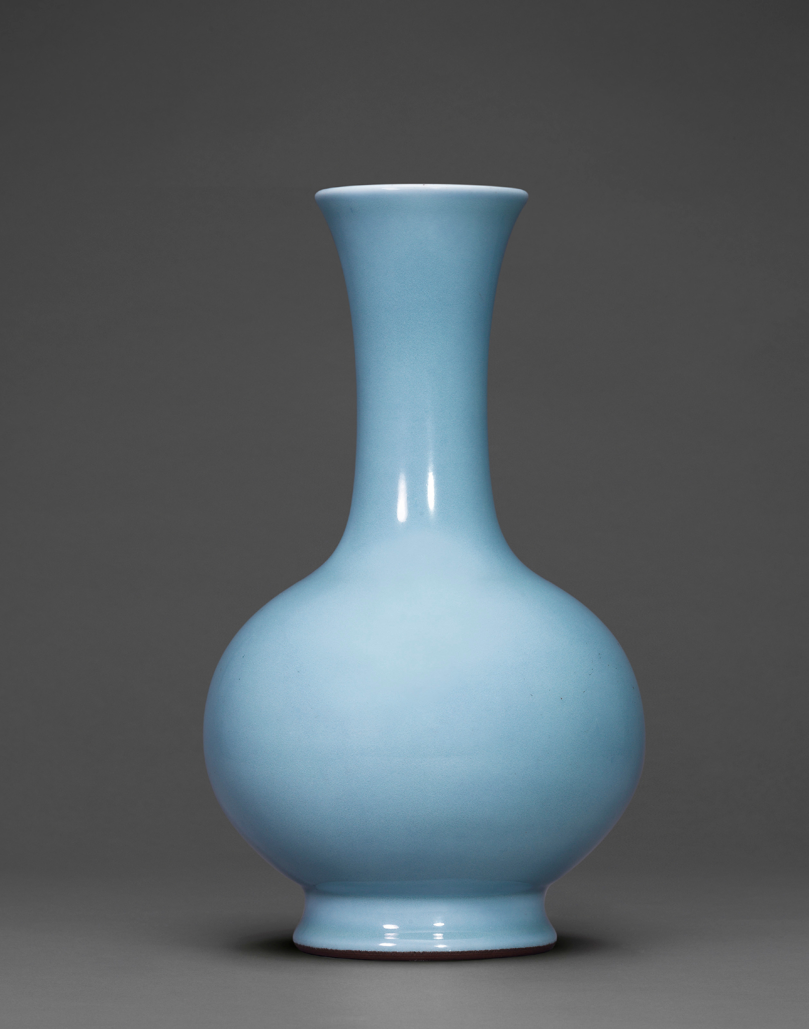A Rare Ru Type Glazed Pear Shaped Vase Qianlong Six for size 1609 X 2048