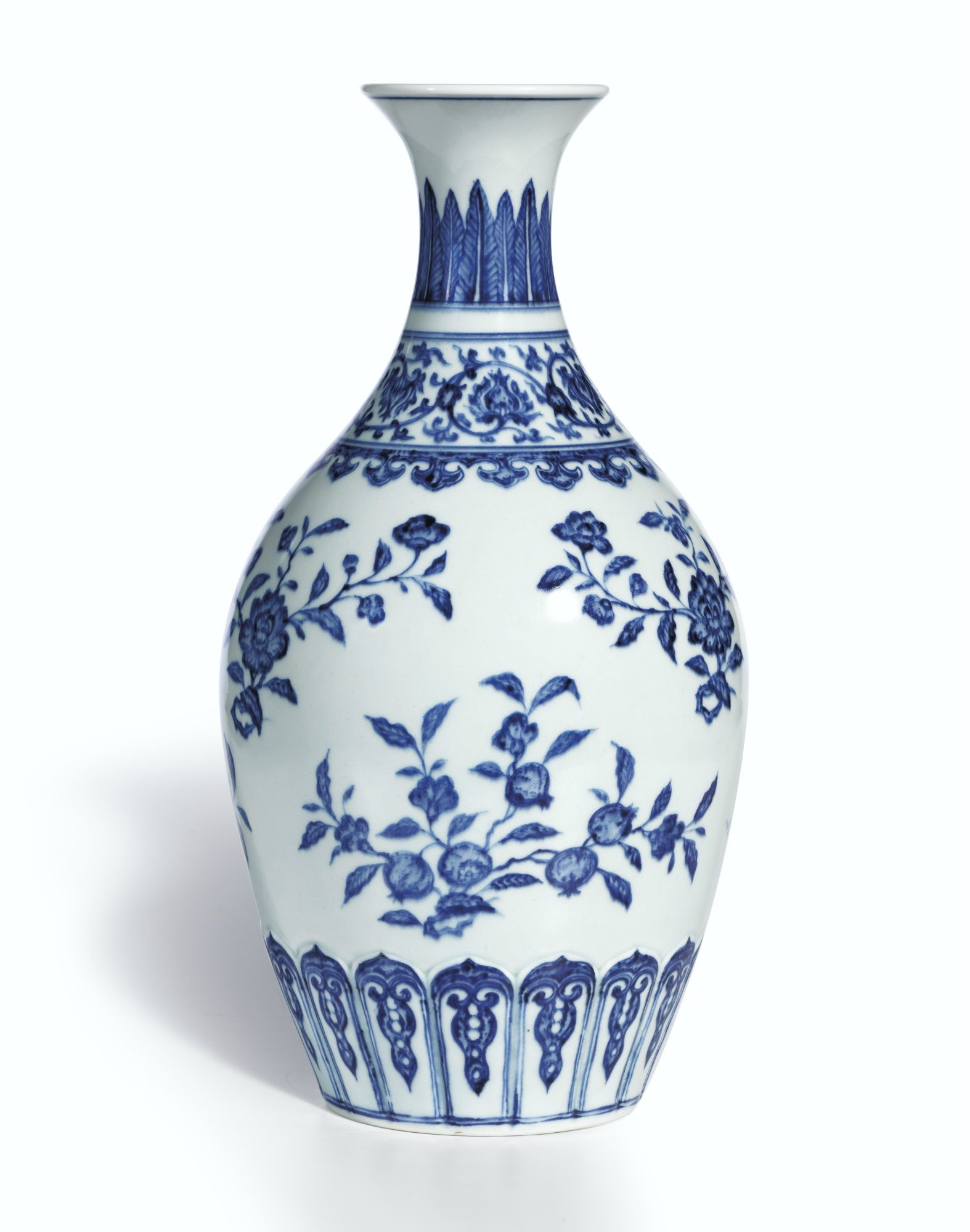 A Superb Ming Style Blue And White Vase Mark And Period Of regarding sizing 1574 X 2000