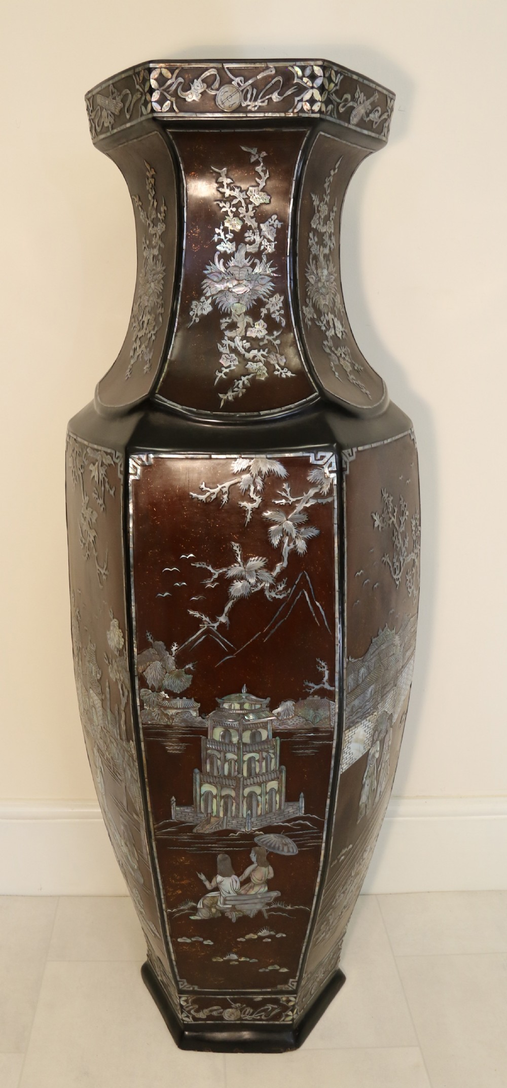 A Very Large Chinese Vase 608565 Sellingantiquescouk in measurements 1000 X 2145