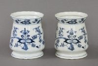 Blue Danube Zwiebelmuster Two Vases Paulus Porcelain with regard to dimensions 2048 X 1752