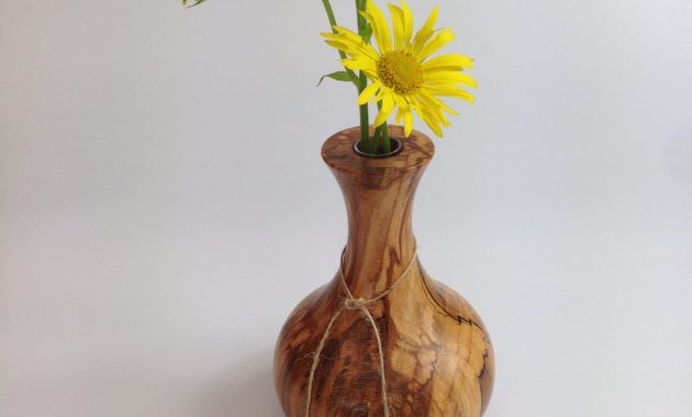 Bud Vase Style 1 Spalted Beech with proportions 1920 X 2560