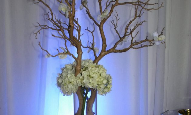 Centerpieces In 2020 Tall Wedding Centerpieces in measurements 2848 X 4272