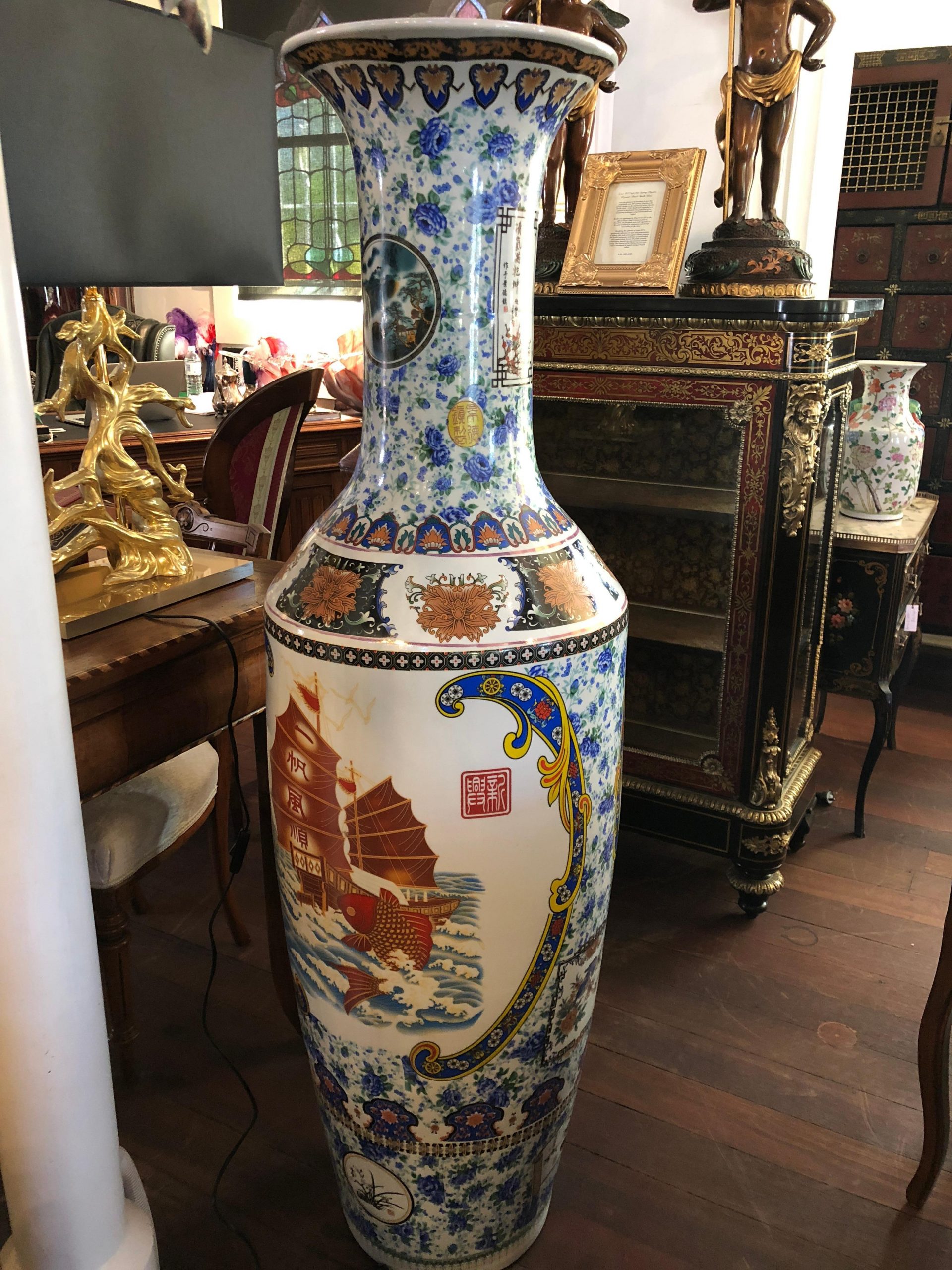 Chinese Decorative Floor Vase Traditional Floral Patterning in dimensions 3024 X 4032