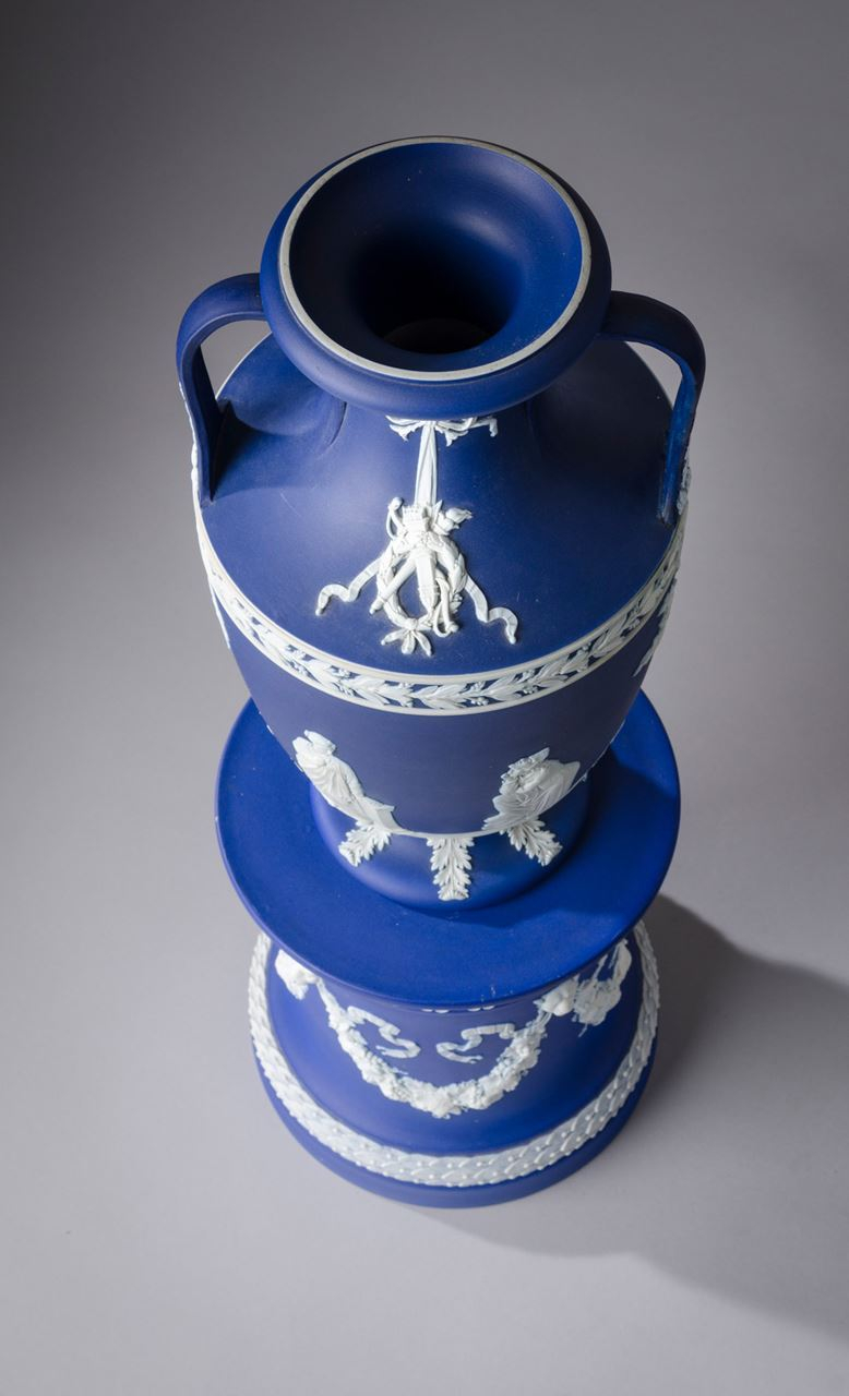 Hieronymus Objects Dark Blue And White Dip Vase And Drum Base pertaining to proportions 778 X 1280