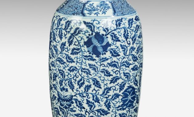 Large Chinese Nineteenth Century Blue And White Vase within dimensions 1000 X 1202