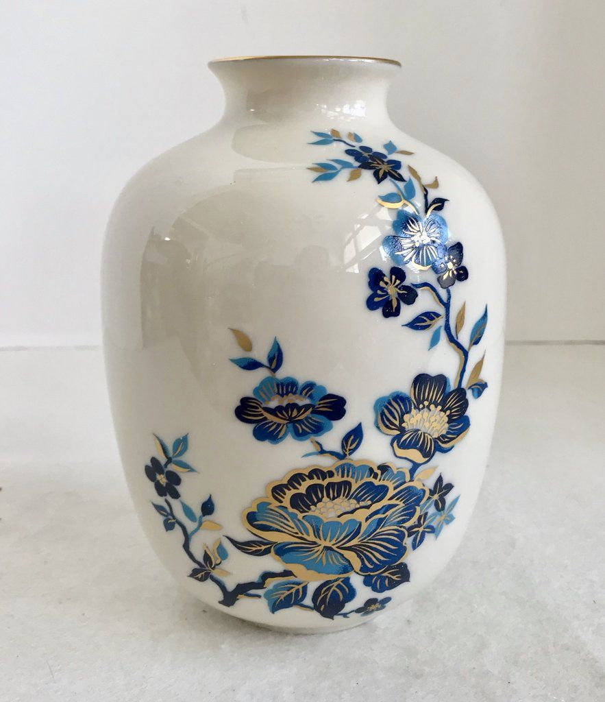 Lenox White Porcelain Pagoda Blue Floral Medium Vase With in dimensions 883 X 1024