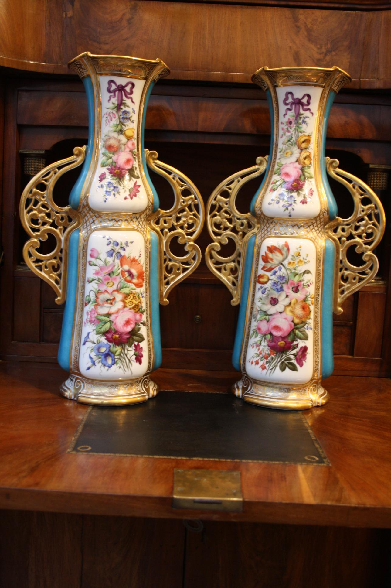 Paire De Vases Porcelaine De Paris Xixe Sicle Antique with regard to dimensions 1288 X 1936