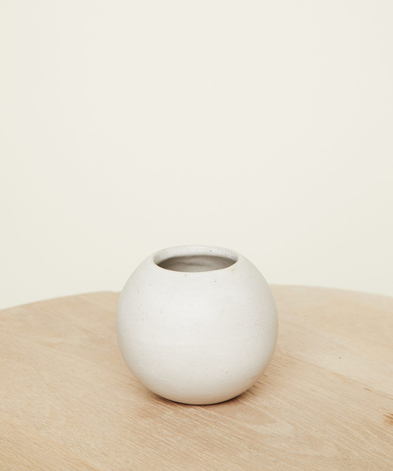 Round Ceramic Bud Vase In 2019 For The Home Vase with regard to sizing 1296 X 1555