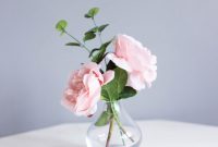 Simple Arrangements In Bud Vases Using The Same Flowers As in size 2048 X 1536