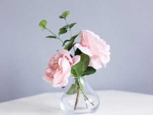 Simple Arrangements In Bud Vases Using The Same Flowers As in size 2048 X 1536