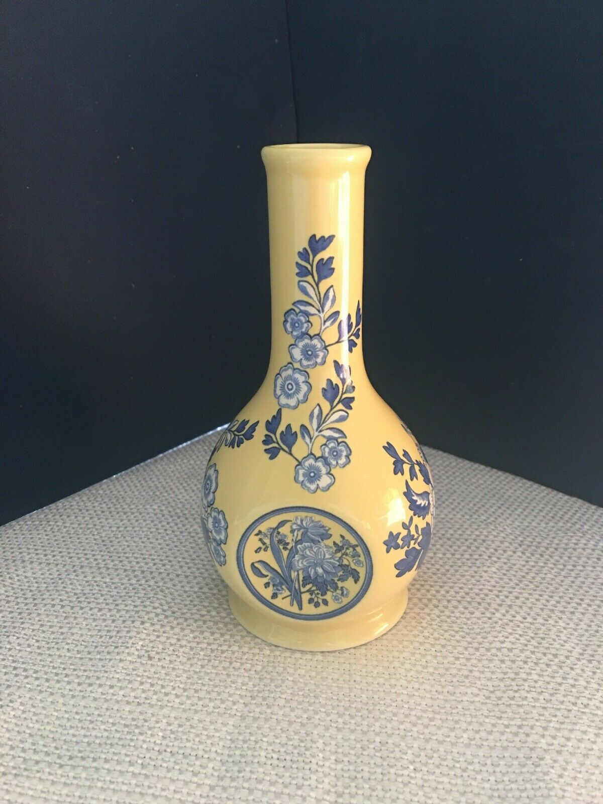 Spode Yellow And Blue Bud Vase L0407 5 12 Inches Tall throughout measurements 1200 X 1600