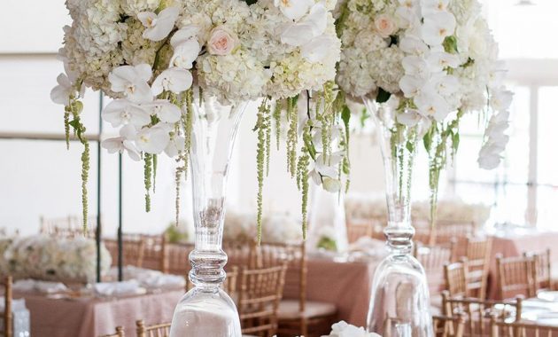 Stunning Tall Centerpieces Youll Want For Your Reception regarding proportions 900 X 1200