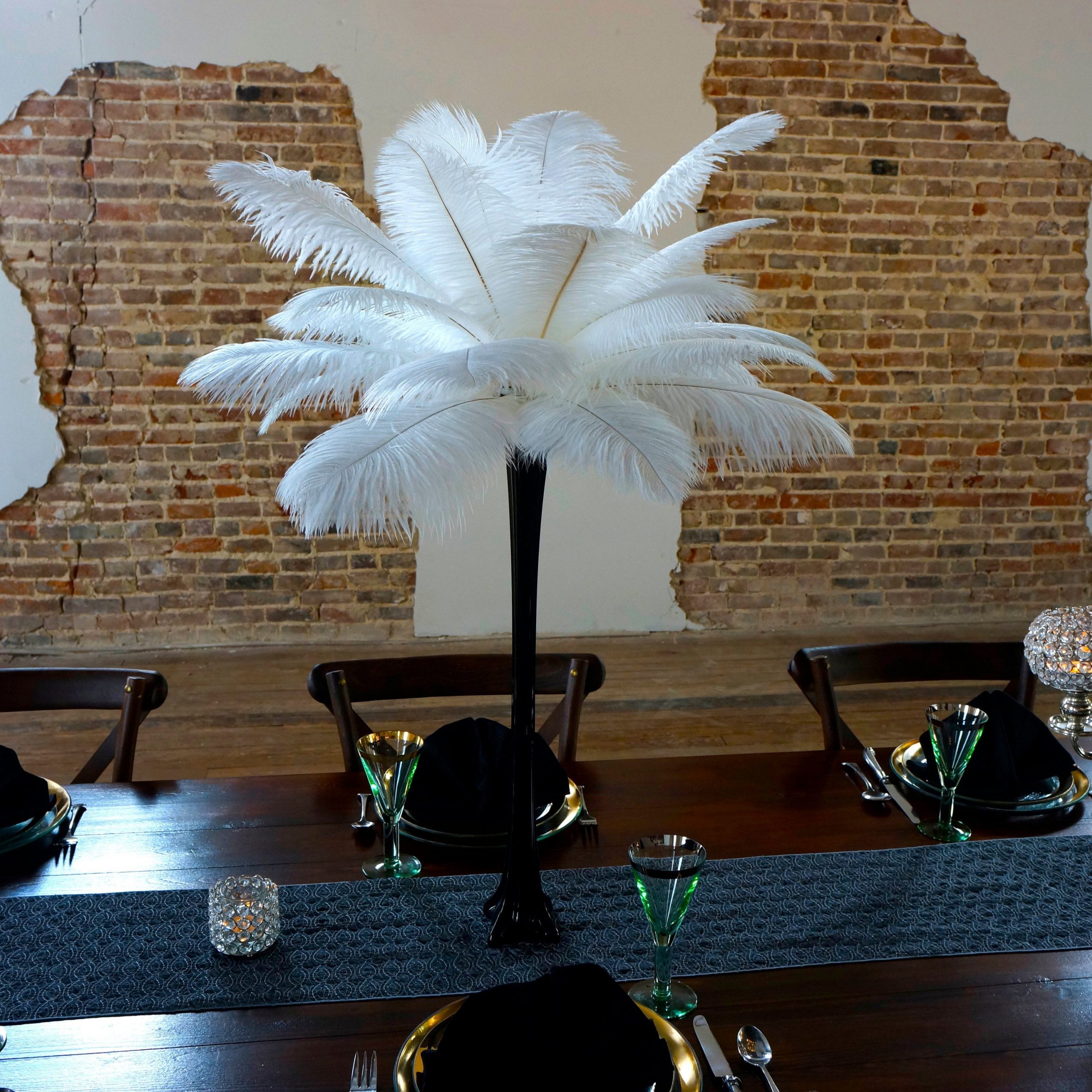 White Ostrich Feather Centerpiece Sets With Eiffel Tower Vase For Great Gats Party Special Event Wedding Reception Decor Zucker intended for size 3000 X 3000